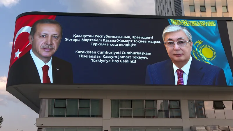 Токаев и Эрдоган – на баннерах в центре Анкары: как Турция встречает президента РК