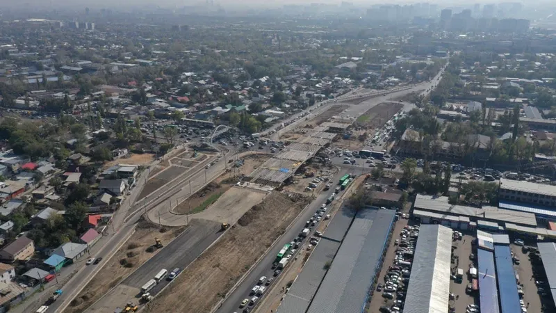 Еще 21 участок принудительно изымут в Алматы для строительства дороги