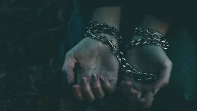 Трудовое рабство, эксплуатация труда, эксплуатация людей, похищение людей, рабство, принудительный труд, торговля людьми , фото - Новости Zakon.kz от 30.07.2025 16:57