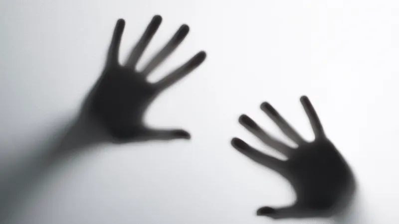 Асырап алған қызымен жыныстық қатынас