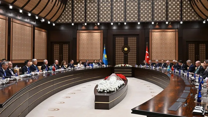 Токаев и Эрдоган обсудили вопросы расширения взаимной торговли