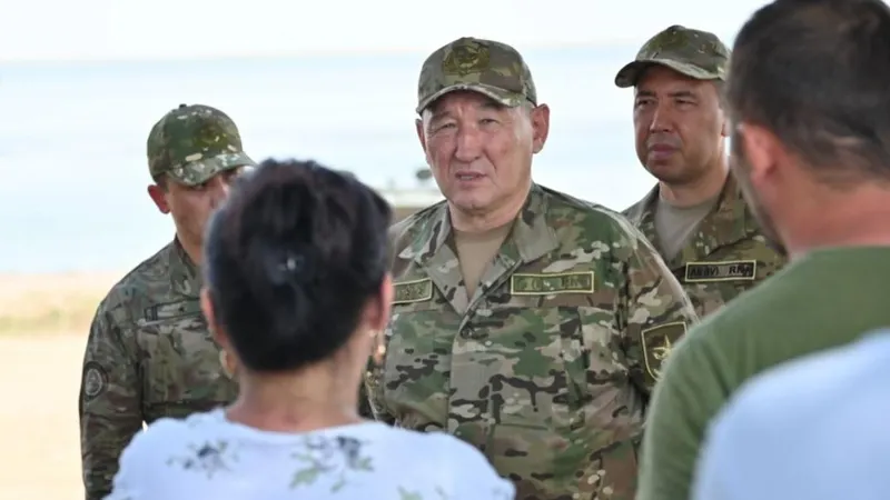 "Будем действовать до конца": министр обороны о поисках пропавшего вертолета в Алматинской области