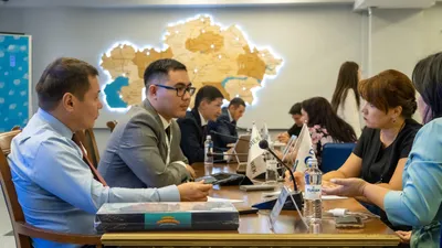 "Даму", совещание , фото - Новости Zakon.kz от 30.07.2025 18:30