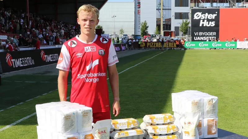 В Норвегии лучшему футболисту вручили призы натуральными продуктами