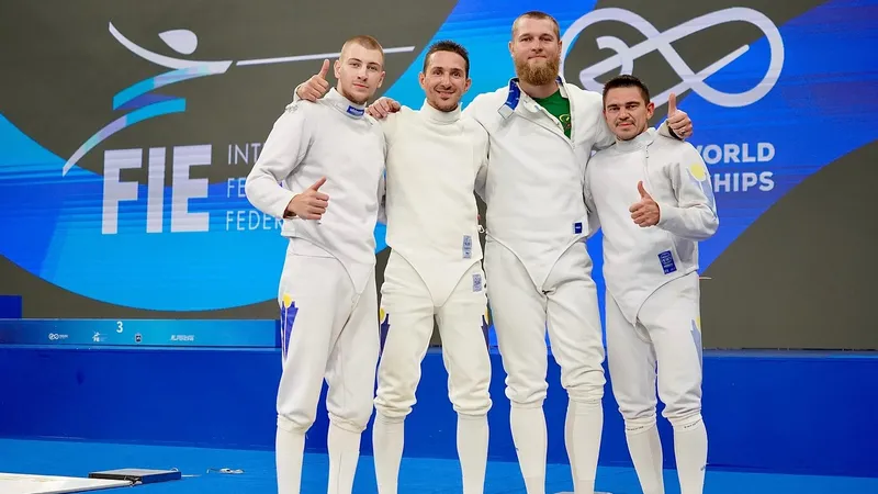 Казахстанские шпажисты сотворили громкую сенсацию и вышли в полуфинал ЧМ-2025
