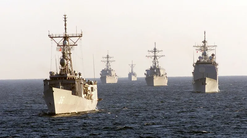 Казахстанские военнослужащие на турецких военных кораблях: одобрено соглашение