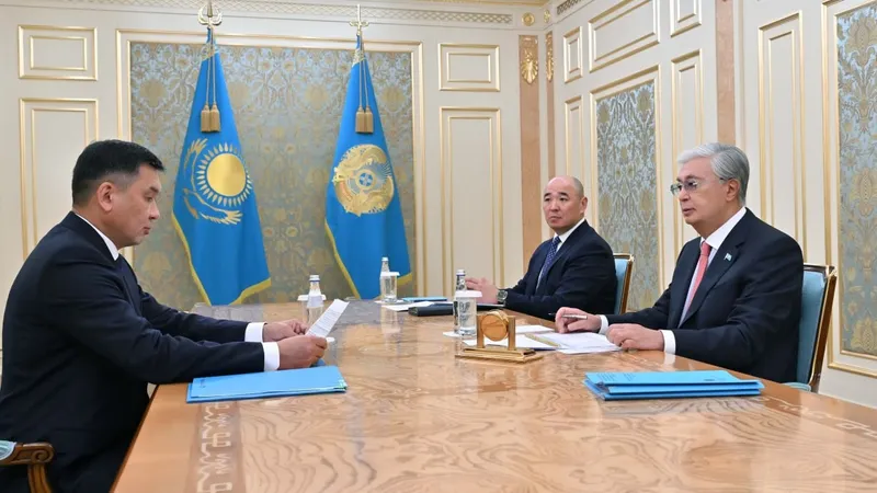 Токаеву доложили о цифровизации и росте перевозок в КТЖ