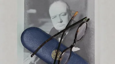очки Уинстона Черчилля продают за баснословную сумму, фото - Новости Zakon.kz от 31.07.2025 23:34