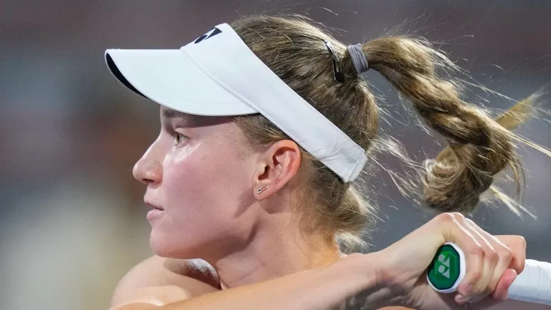 Рыбакина пробилась в четвертый раунд женского "Мастерса" в Монреале