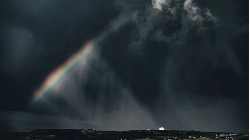 Похолодание до +5°С, 41-градусная жара, ливни и град надвигаются на Казахстан