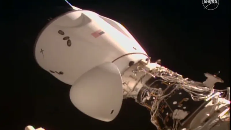 В Роскосмосе показали встречу экипажа Crew Dragon на борту МКС