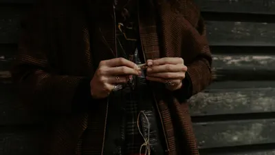 Человек, руки, украшения, фото - Новости Zakon.kz от 02.08.2025 08:46