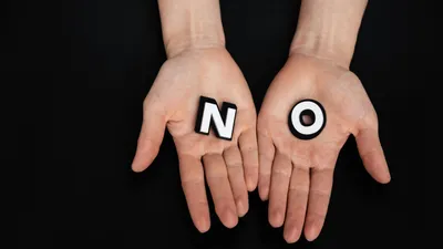 Руки, буквы, слово, фото - Новости Zakon.kz от 03.08.2025 07:59