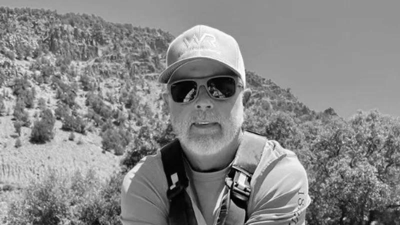 Сделал ли буйвол селфи после убийства: американцы язвят о смерти миллионера на охоте в ЮАР