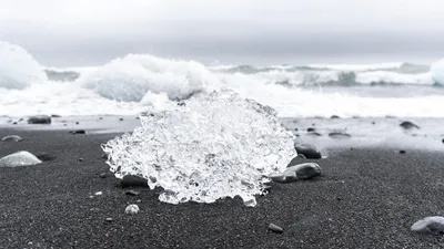 Ледник на острове, фото - Новости Zakon.kz от 06.08.2025 08:40