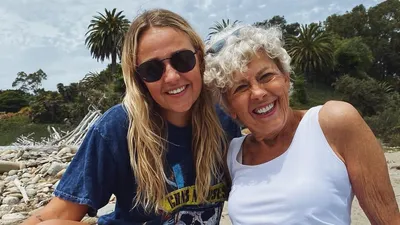 Джейн Этта Питт с внучкой, фото - Новости Zakon.kz от 07.08.2025 06:40