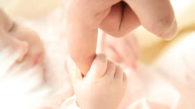 австралийка потеряла ребенка из-за советов блогера, фото - Новости Zakon.kz от 08.08.2025 22:03