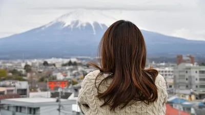 Горы, человек, город, фото - Новости Zakon.kz от 08.08.2025 08:21