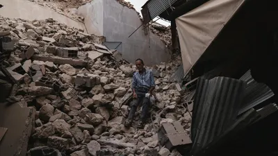 Руины, здания, люди, фото - Новости Zakon.kz от 12.08.2025 06:20