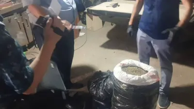 наркотики и оружие нашли в области Улытау, фото - Новости Zakon.kz от 12.08.2025 20:01