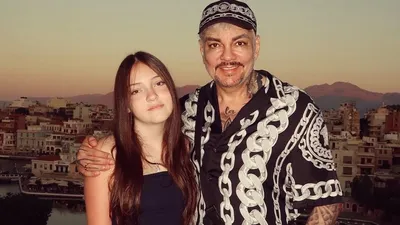 российский певец Филипп Киркоров с дочкой, фото - Новости Zakon.kz от 13.08.2025 14:06