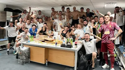 Футбол Поздравление Вайсса, фото - Новости Zakon.kz от 13.08.2025 11:04