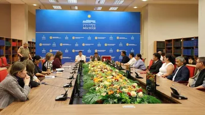 Разъяснительные встречи о критическом мышлении, фото - Новости Zakon.kz от 06.08.2025 15:57