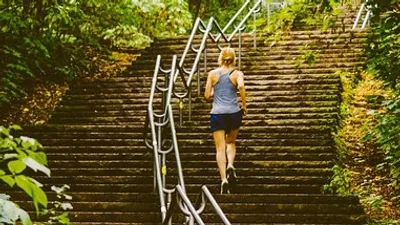 Полицейские Англии притворялись бегуньями, фото - Новости Zakon.kz от 15.08.2025 02:23