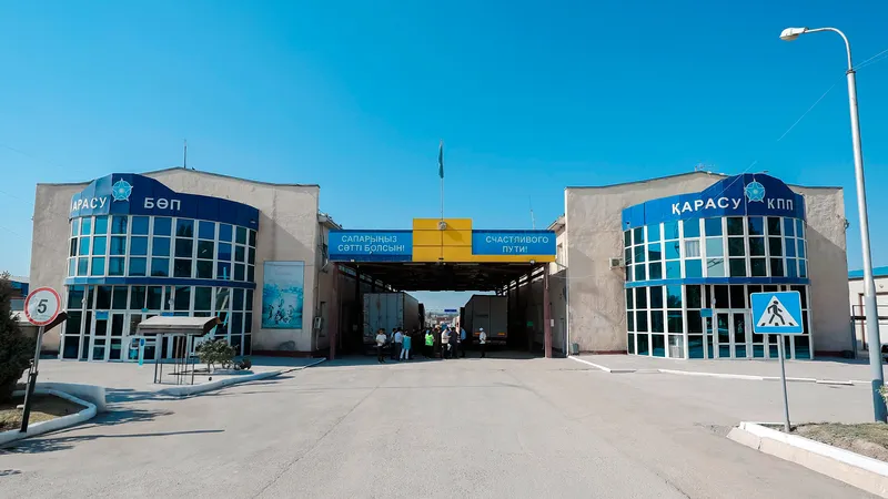 КПП Карасу, контрольно-пропускной пункт , пункт пропуска, КПП, пункты пропуска, пограничная служба, пограничная зона, пограничные зоны, граница Кыргызстана и Казахстана, границы Кыргызстана и Казахстана, границы КР и РК, граница КР и РК