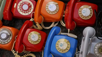 стационарные телефоны, эксперимент, Алматы, подростки, комментарии, фото - Новости Zakon.kz от 14.08.2025 14:04