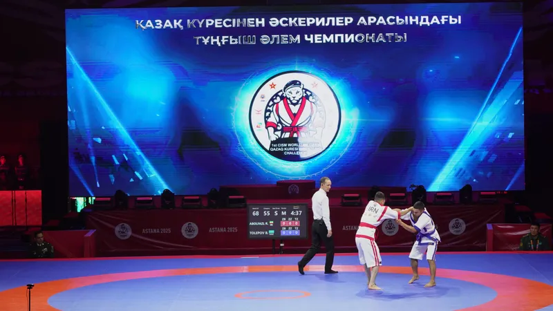 В Астане стартовал первый чемпионат мира по қазақ күресі среди военнослужащих