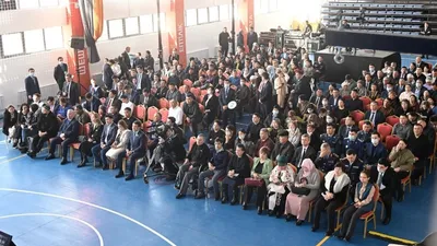 Встреча госслужащего с населением, госслужба, аким, собрание, фото - Новости Zakon.kz от 18.04.2026 16:39