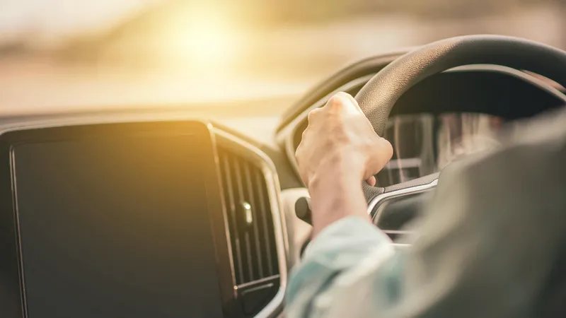 Как стать водителем грузовика в Казахстане: все важные требования