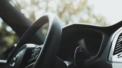 Водитель, водители, машина, машины, автомобиль, автомобили, руль, фото - Новости Zakon.kz от 03.10.2025 17:07