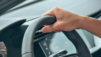 Водитель, водители, машина, машины, автомобиль, автомобили, руль, фото - Новости Zakon.kz от 02.09.2025 16:27