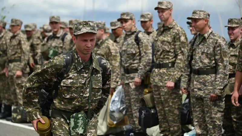 Более 1300 военнообязанных проходят подготовку на учебных сборах в Карагандинской области
