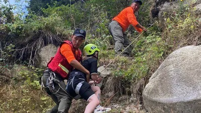 горы, обрыв, помощь спасателей, Алматы, фото - Новости Zakon.kz от 15.08.2025 12:27