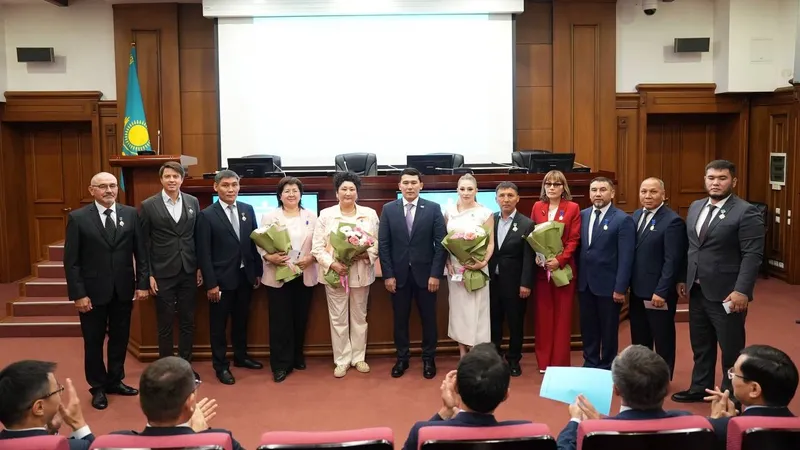 В Казахстане ко Дню спорта наградили тренеров, спортсменов и специалистов отрасли