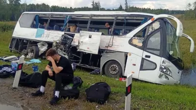 Футбольная команда из Тюмени попала в аварию в Омской области, фото - Новости Zakon.kz от 17.08.2025 04:50