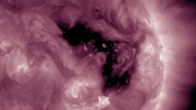 Солнце, корональная дыра – источник ожидающихся магнитных бурь, фото - Новости Zakon.kz от 18.08.2025 13:41