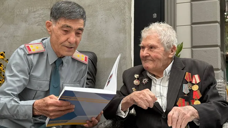 Ветеран ВОВ отмечает 99-летие в Алматы