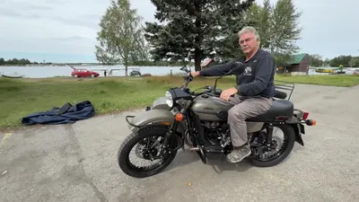 житель Аляски на подаренном Путиным мотоцикле, фото - Новости Zakon.kz от 18.08.2025 12:11