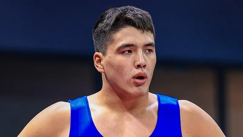 18-летний Едыге Касымбек стал чемпионом мира по вольной борьбе в Болгарии