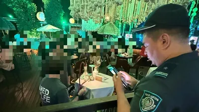 полицейский, увеселительное заведение, гости, рейд, фото - Новости Zakon.kz от 19.08.2025 10:33