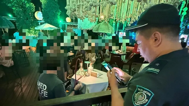Почему полиция ночью нагрянула в увеселительные заведения в центре Алматы