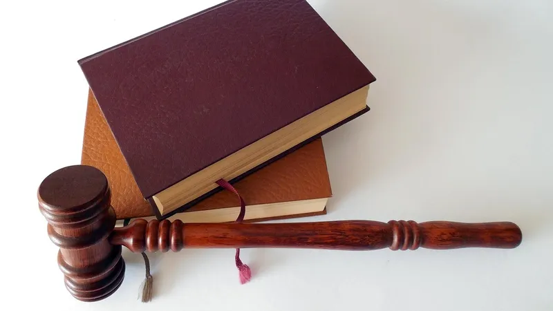 Житель Шымкента поплатился штрафом за плохие слова возле магазина