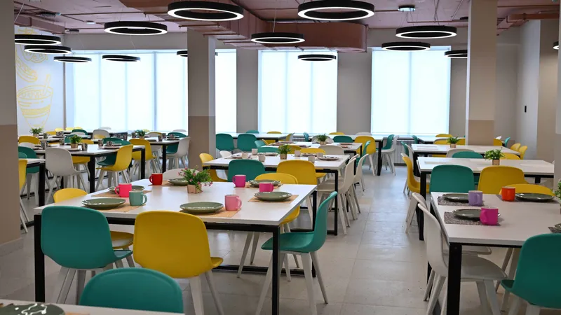 Какой штраф грозит за продажу фастфуда и сладких напитков в школьных столовых