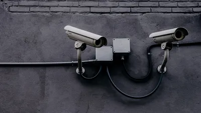 Стена, улица, камеры, фото - Новости Zakon.kz от 20.08.2025 08:55