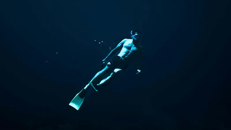 Фридайвер установил мировой рекорд, задержав дыхание на полчаса