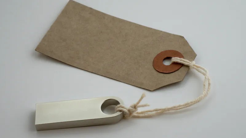 Могут ли продавцы повышать цены на товары при оплате картой